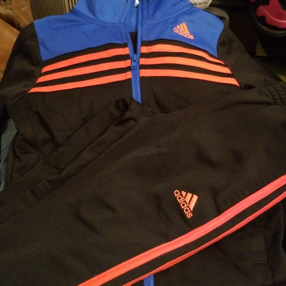Adidas jogging suit